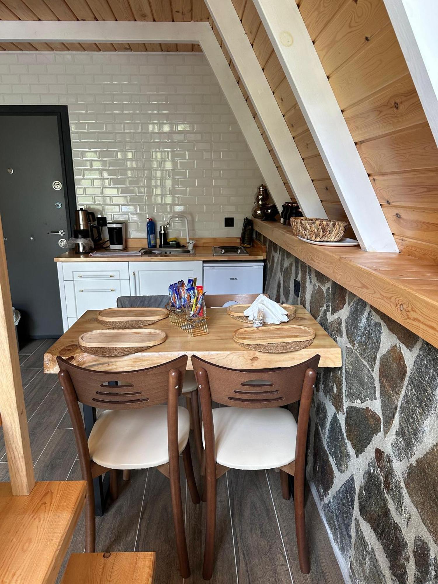 Ruby Bungalov Dogal Yasam Evleri Bed & Breakfast Pazar  Exterior photo